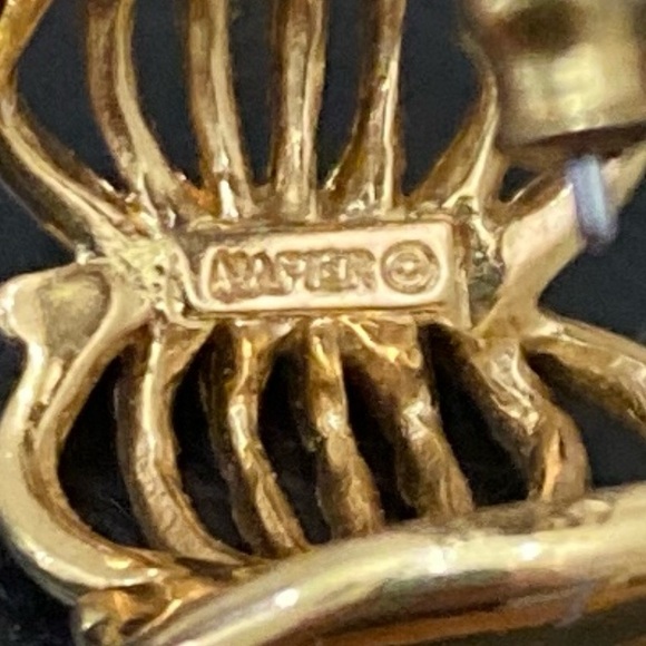 Vintage NAPIER Gold Tone Filigree Twisted Rope Cage Half Hoop Earrings 19.1g - Picture 9 of 9